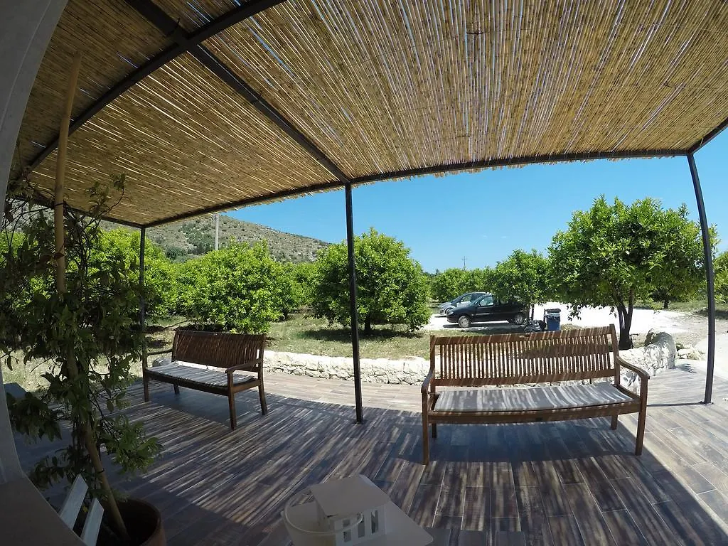 Agriturismo Alle Riserve Cavagrande 아볼라