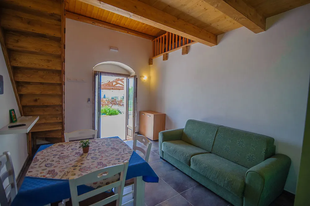 Agriturismo Alle Riserve Cavagrande 아볼라 0*,